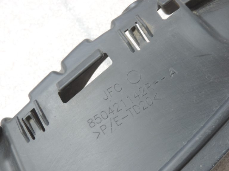 Oriģināls Renault Espace V aizmugurējā bampera kronšteins 850421142R