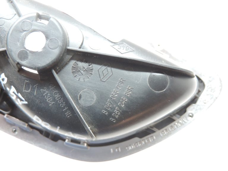 Oriģināls Renault Espace 5 salona durvju rokturis priekšējais/galējais labais (HARM02) 826725250R