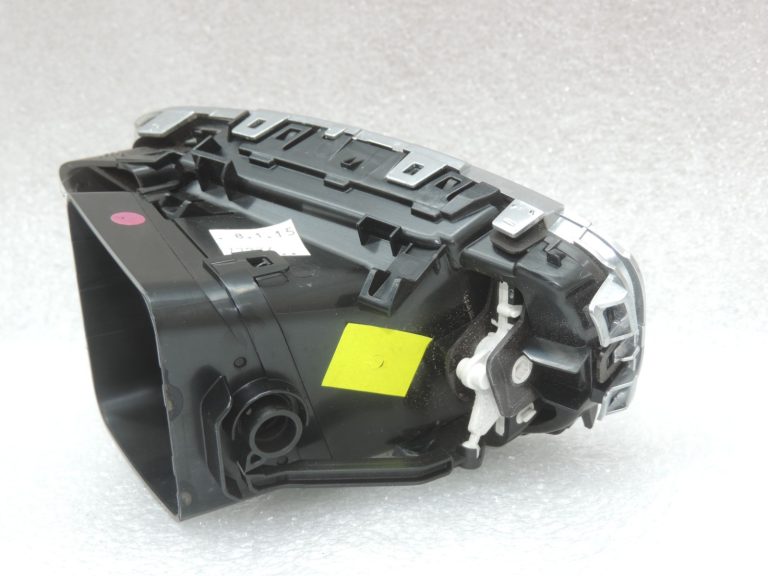 Oriģinālais Renault Espace V instrumentu paneļa ventilācijas lūkas priekšējais labais brūns (HARM02)