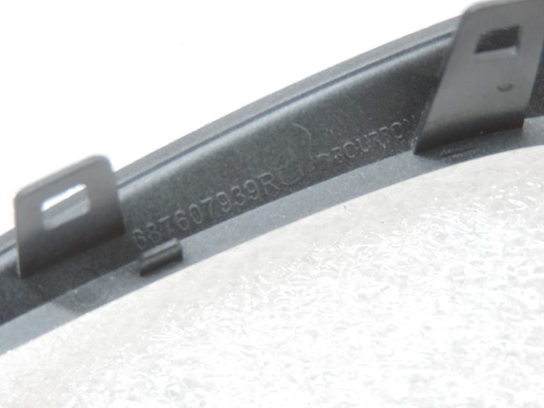 Oriģinālais Renault Espace V instrumentu paneļa ventilācijas atveres vāks labajā pusē sudraba HARM02