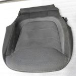 Skoda Kodiaq I Apakšējais sēdekļa pārvalks kreisais melns/pelēks 562881405A PCJ