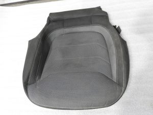 Skoda Kodiaq I Apakšējais sēdekļa pārvalks kreisais melns/pelēks 562881405A PCJ