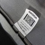 Skoda Kodiaq I Apakšējais sēdekļa pārvalks kreisais melns/pelēks 562881405A PCJ