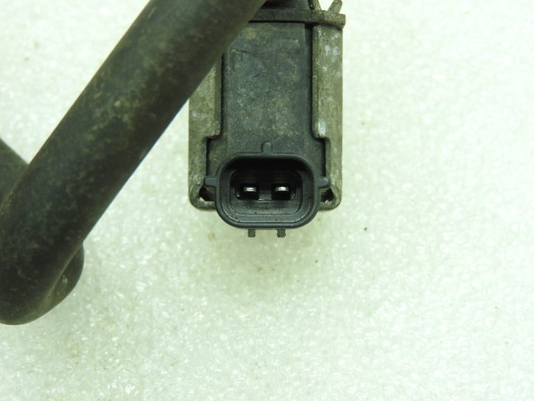Elektromagnētiskais vārsts priekš Suzuki 18117-52G00 1811752G00 SX4 SWIFT JIMNY VITARA
