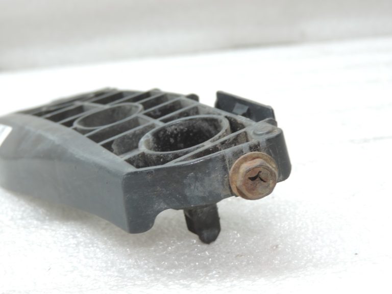 Oriģināls Toyota Verso R2 Priekšējā bampera kronšteins kreisajā pusē 52536-0F020