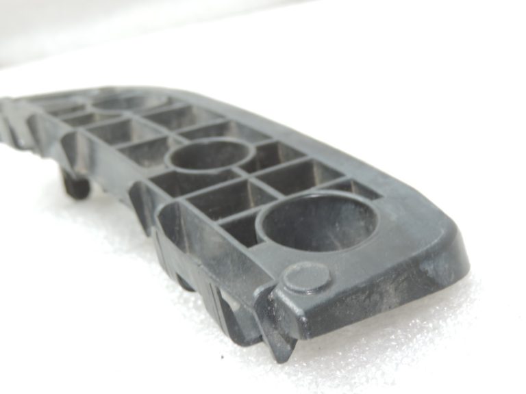 Oriģināls Toyota Verso R2 Priekšējā bampera kronšteins kreisajā pusē 52536-0F020