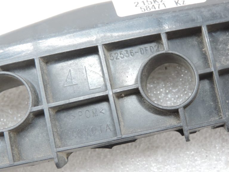 Oriģināls Toyota Verso R2 Priekšējā bampera kronšteins kreisajā pusē 52536-0F020