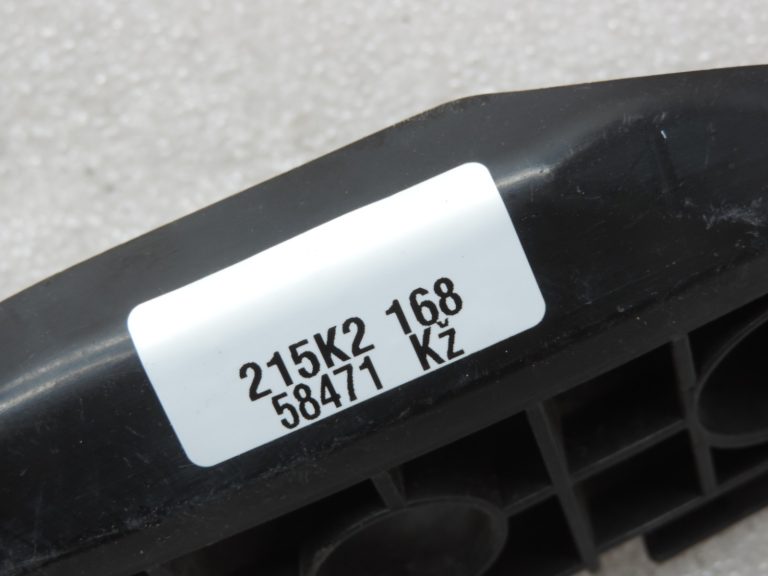 Oriģināls Toyota Verso R2 Priekšējā bampera kronšteins kreisajā pusē 52536-0F020
