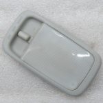 Oriģināls Toyota Yaris P10 aizmugurējais salona apgaismojums pelēks 8124012060P0