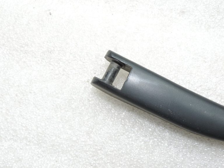 Oriģinālā Toyota Yaris P10 aizmugurējā tīrītāja roku (bez gumijas) 8524152010
