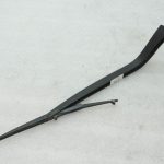 Oriģinālā Toyota Yaris P10 aizmugurējā tīrītāja roku (bez gumijas) 8524152010