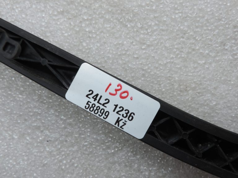 Oriģinālā Toyota Yaris P10 aizmugurējā tīrītāja roku (bez gumijas) 8524152010