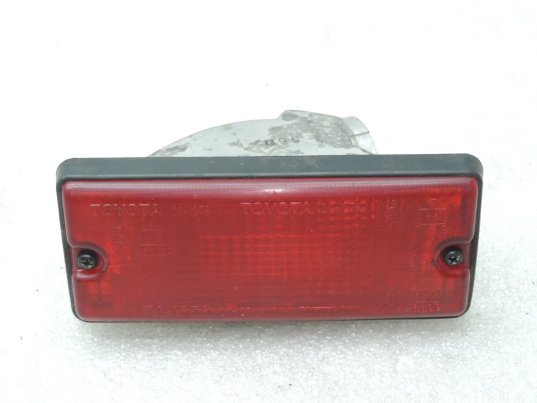 Oriģinālie Toyota RAV4 II 5 durvju facelift (2003-2005) aizmugurējie miglas lukturi