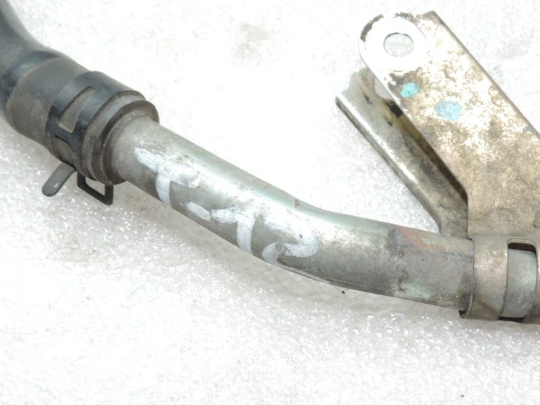 Oriģināla Toyota Corolla Verso E12 2.0 D4D (1CDFTV) Turbo eļļas caurule 1547427010