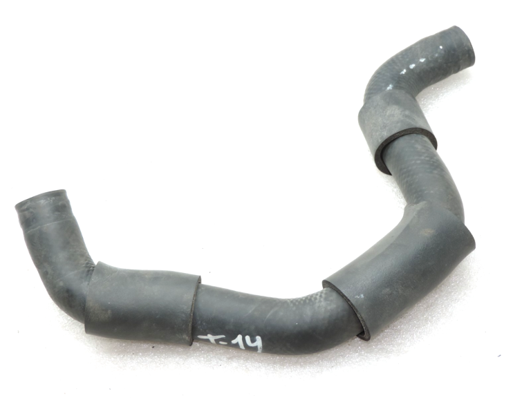 Oriģinālā Toyota Avensis T22 1.6/1.8 radiatora ieplūdes šļūtene 1657122110