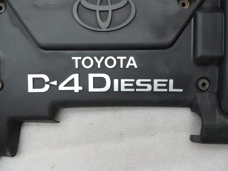 Oriģināls Toyota Avensis T22 D-4 Diesel 1CDFTV motora vāks