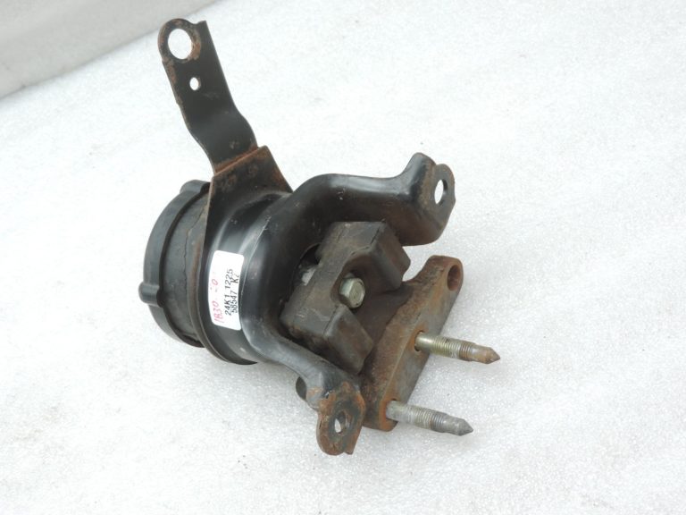 Oriģināls Toyota Avensis T22 2.0d (2CTE) Dzinēja stiprinājums pa labi 1230564142