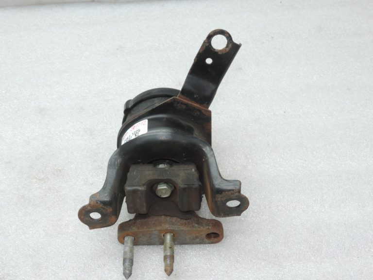 Oriģināls Toyota Avensis T22 2.0d (2CTE) Dzinēja stiprinājums pa labi 1230564142