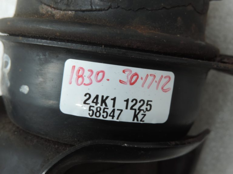 Oriģināls Toyota Avensis T22 2.0d (2CTE) Dzinēja stiprinājums pa labi 1230564142