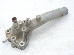 Oriģināls Toyota Avensis T22 2.0d (2CTE) ūdens caurules atloks 1630464010