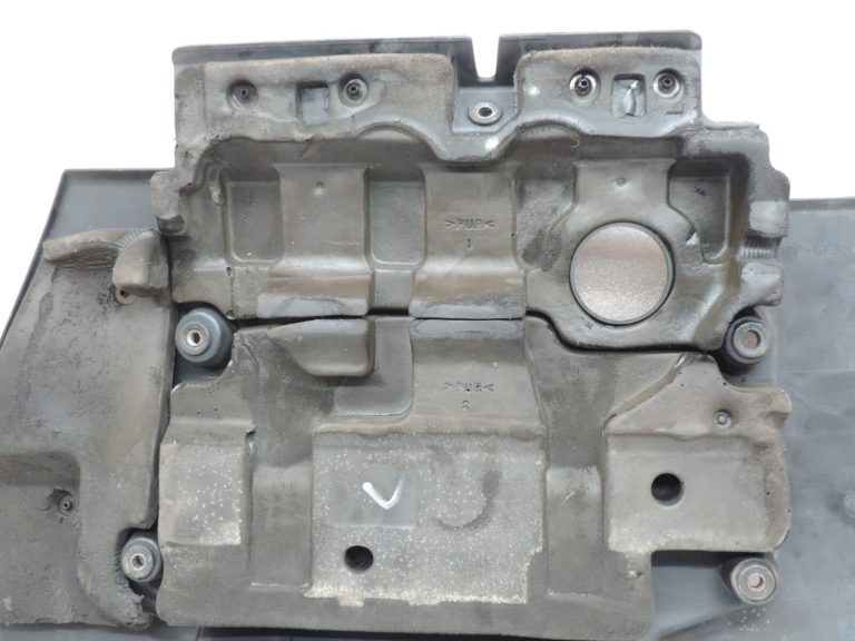 Oriģināls Toyota Corolla E12 2.0 D-4D 1CD-FTV motora pārsegs