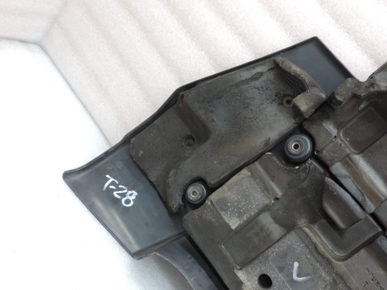 Oriģināls Toyota Corolla E12 2.0 D-4D 1CD-FTV motora pārsegs