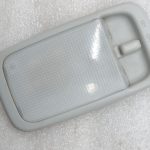 Oriģināls Toyota Yaris P10 aizmugurējais salona apgaismojums pelēks 8124005030B2