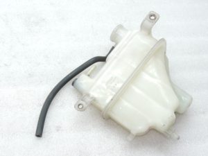 Подлинный расширительный бачок Toyota Yaris P10 1.4 D4D (1NDTV) 1648233010