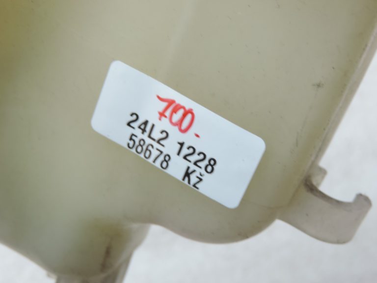 Oriģinālā Toyota Yaris P10 1.4 D4D (1NDTV) izplešanās tvertne 1648233010