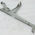 Oriģināls Toyota Avensis T25 dzinēja pārsega slēdzenes turētāja priekšējais kronšteins 5320805020
