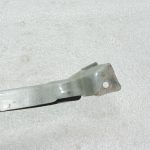 Oriģināls Toyota Avensis T25 dzinēja pārsega slēdzenes turētāja priekšējais kronšteins 5320805020