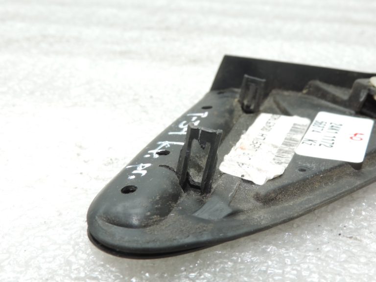 Oriģināls Toyota Avensis T25 priekšējais kreisais ārējo durvju pārsegs trīsstūris 6011805010