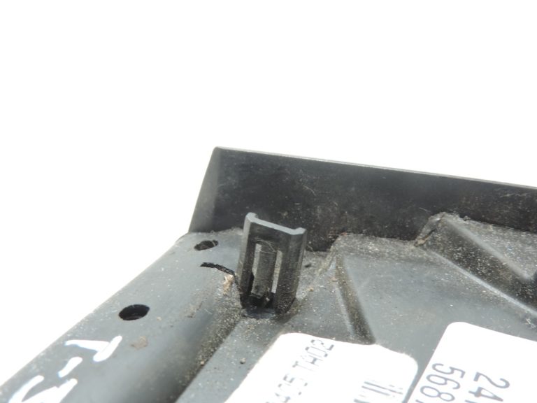 Oriģināls Toyota Avensis T25 priekšējais kreisais ārējo durvju pārsegs trīsstūris 6011805010