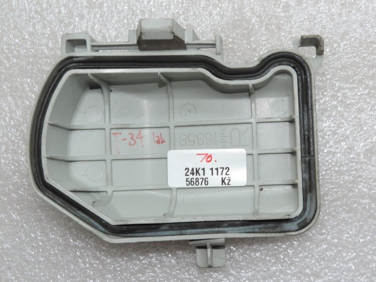 Oriģinālais Toyota Avensis T25 priekšējā luktura vāciņš pa labi 8113505160