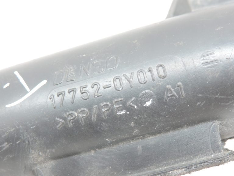Oriģināls Toyota Auris E15 1.3 VVTi 1NRFE Gaisa ieplūdes kolektors 177520Y010 17752-0Y010