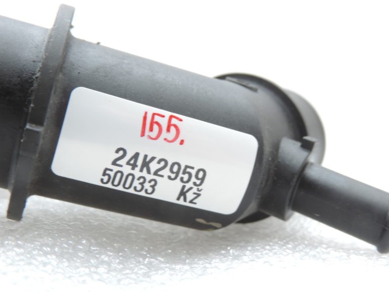 Oriģināls Toyota Auris E15 1.3 VVTi dzesēšanas šķidruma šļūtenes savienojuma atloks