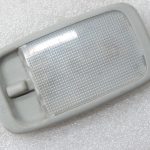 Oriģināls Toyota Yaris P10 aizmugurējais salona apgaismojums pelēks 8124005031B2