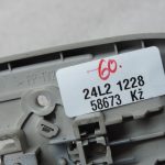 Oriģināls Toyota Yaris P10 aizmugurējais salona apgaismojums pelēks 8124005031B2