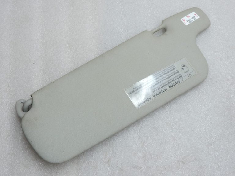 Oriģinālā Toyota Yaris P10 Saules aizsegs labajā pusē 743100D011B0