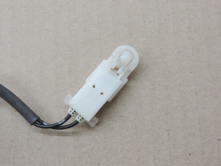 Oriģināls Toyota RAV4 II (XA20) aizdedzes bloķēšanas brīdinājuma slēdzis 8405260020
