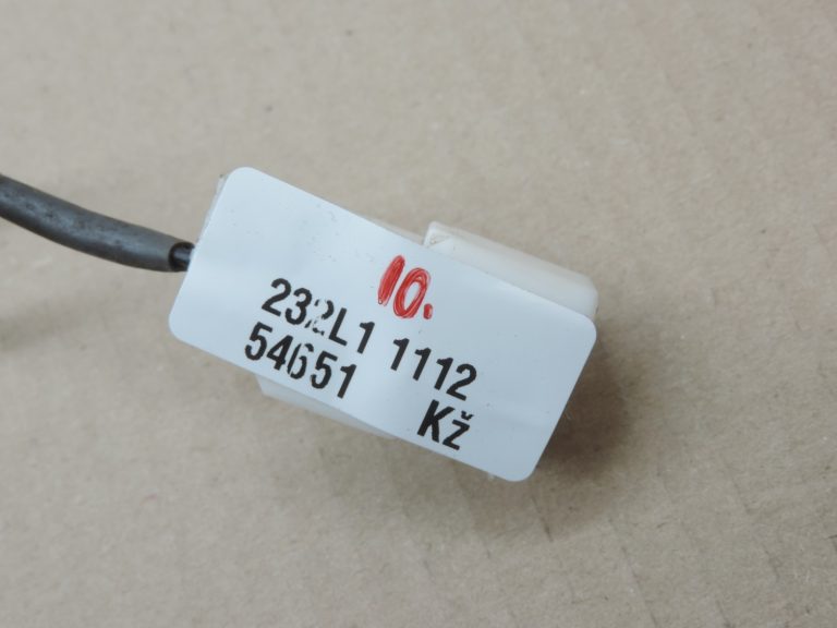 Oriģināls Toyota RAV4 II (XA20) aizdedzes bloķēšanas brīdinājuma slēdzis 8405260020