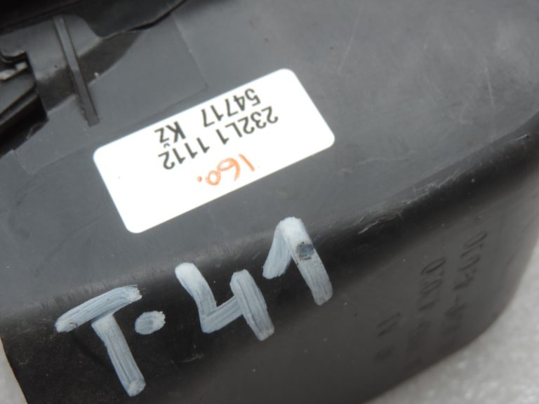 Oriģinālā Toyota RAV4 XA20 virsbūves ventilācijas režģa labā/kreisā puse