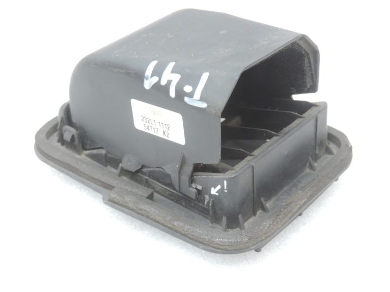 Oriģinālā Toyota RAV4 XA20 virsbūves ventilācijas režģa labā/kreisā puse