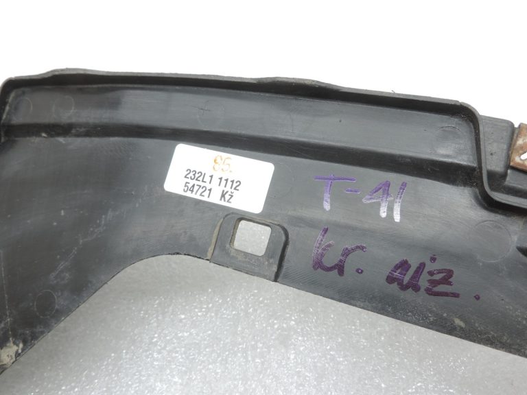 Oriģināls Toyota RAV4 II (XA20) aizmugurējais kreisais dubļusargs/bampera pārsegs