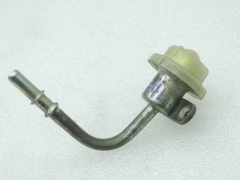 Oriģināls Toyota RAV4 II (XA20) 2.0/2.4 VVT-i 1AZFE 2AZFE Degvielas spiediena regulators