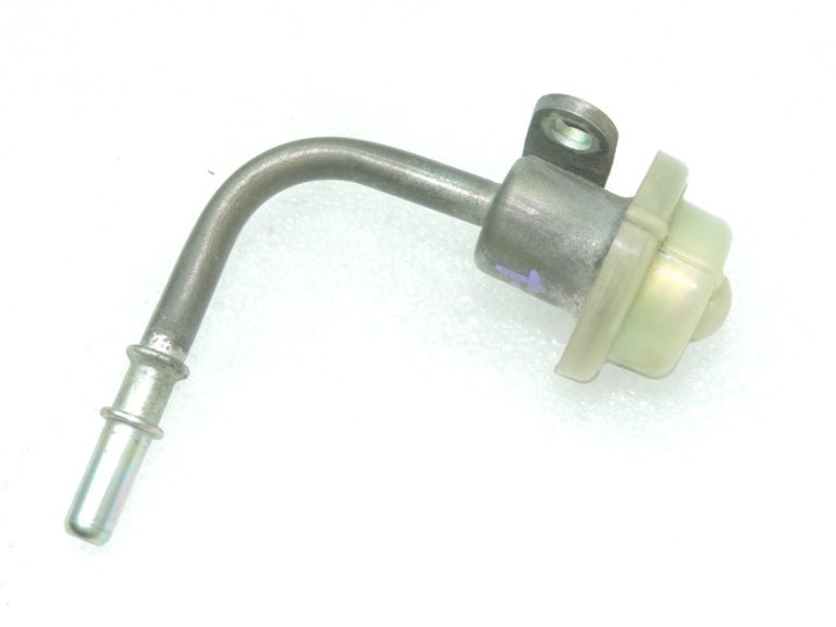 Oriģināls Toyota RAV4 II (XA20) 2.0/2.4 VVT-i 1AZFE 2AZFE Degvielas spiediena regulators