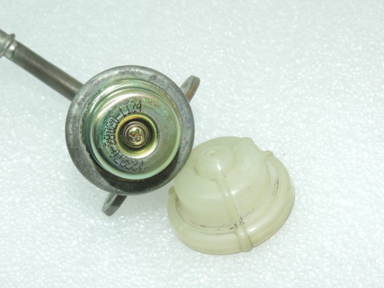 Oriģināls Toyota RAV4 II (XA20) 2.0/2.4 VVT-i 1AZFE 2AZFE Degvielas spiediena regulators