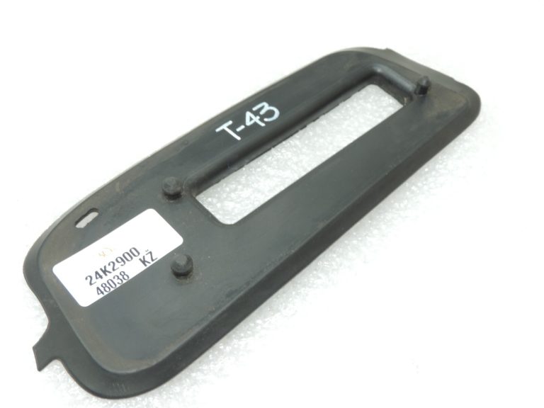 Oriģināls Toyota RAV4 II (XA20) labās jumta sliedes aizmugurējā vāciņa blīvējums 6348842010