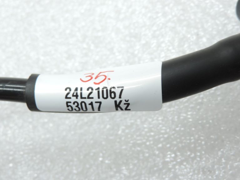 Oriģināla Toyota 1.8i 2ZRFAE degvielas tvertnes galvenā degvielas padeves caurule 772090F020