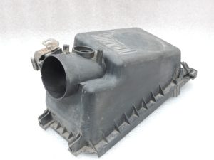 Oriģināls Toyota Avensis T25 Corolla E12 1.8/1.6 gaisa filtra kastes vāks